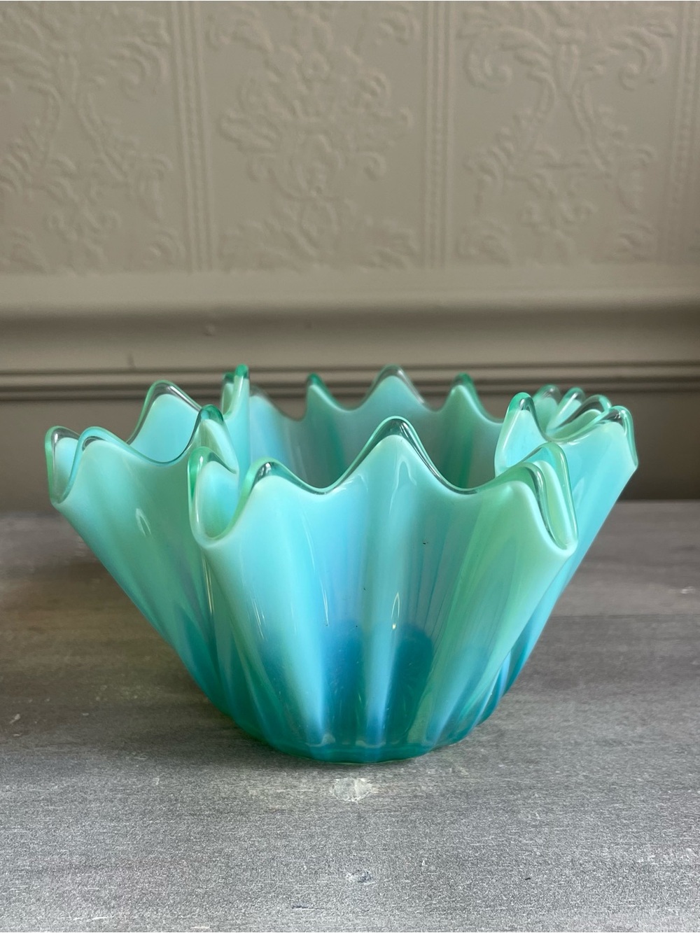 Beautiful Fostoria Heirloom Teal Aqua Opalescent Handkerchief Bowl - Picture 1 of 4